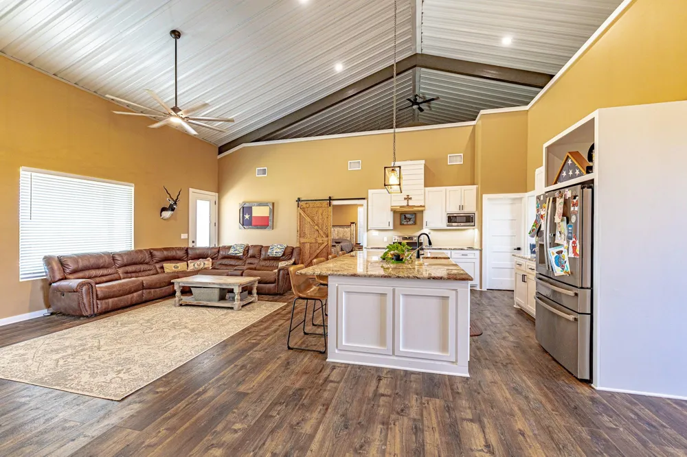 487 County Road 301 Shiner, TX 77984