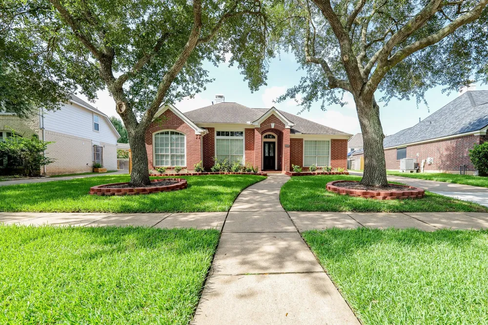 1823 Brightlake Way Missouri City, TX 77459