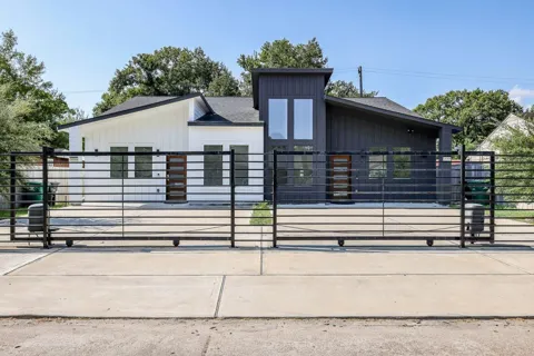 5830 Doolittle Boulevard #B