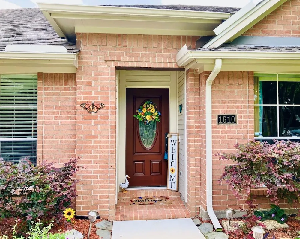 1610 Diamond Brook Drive Houston, TX 77062