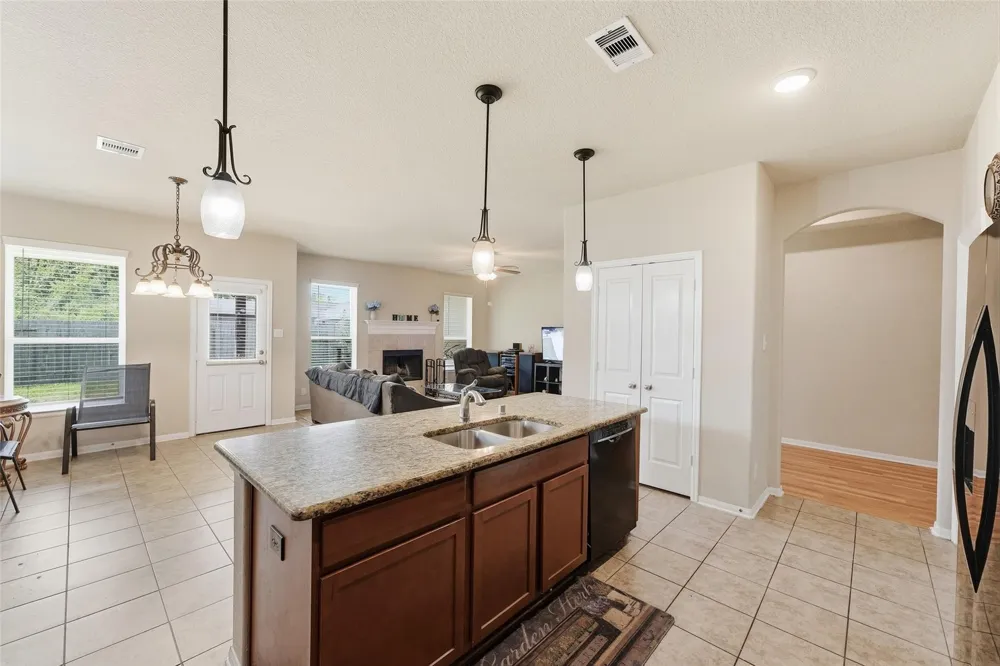 619 Yoke Drive Crosby, TX 77532