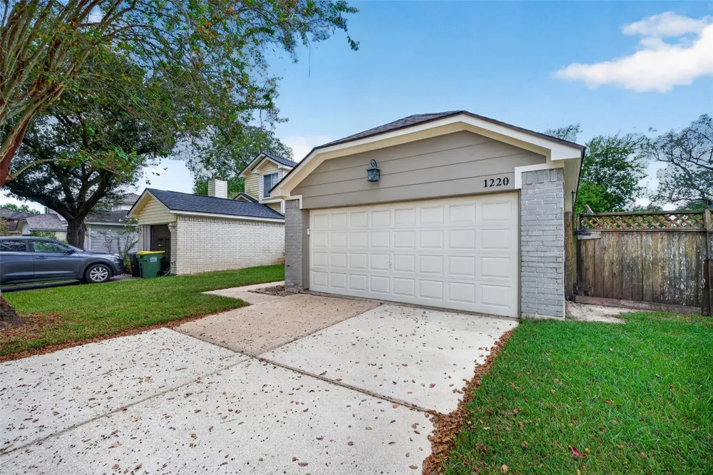 1220 Chelsea Lane Pearland, TX 77581