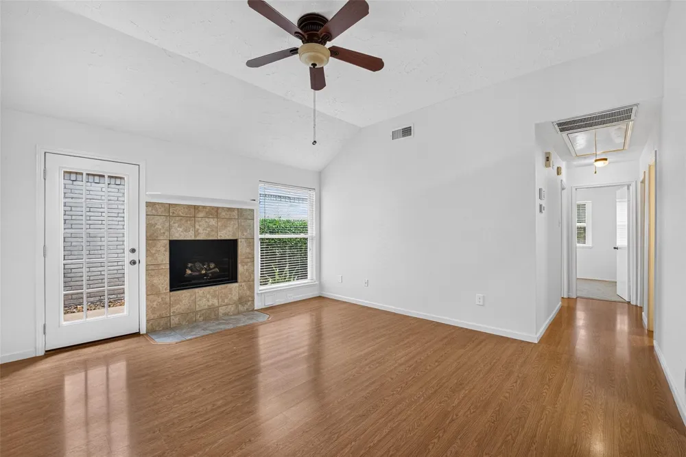 1220 Chelsea Lane Pearland, TX 77581