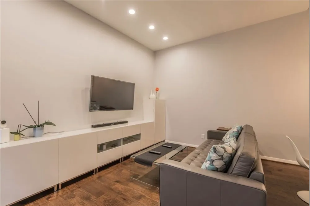 3940 Hawthorne Avenue #6 Dallas, TX 75219