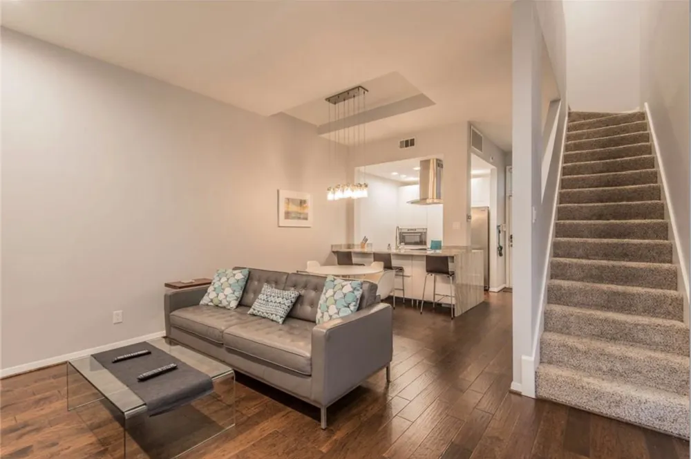 3940 Hawthorne Avenue #6 Dallas, TX 75219