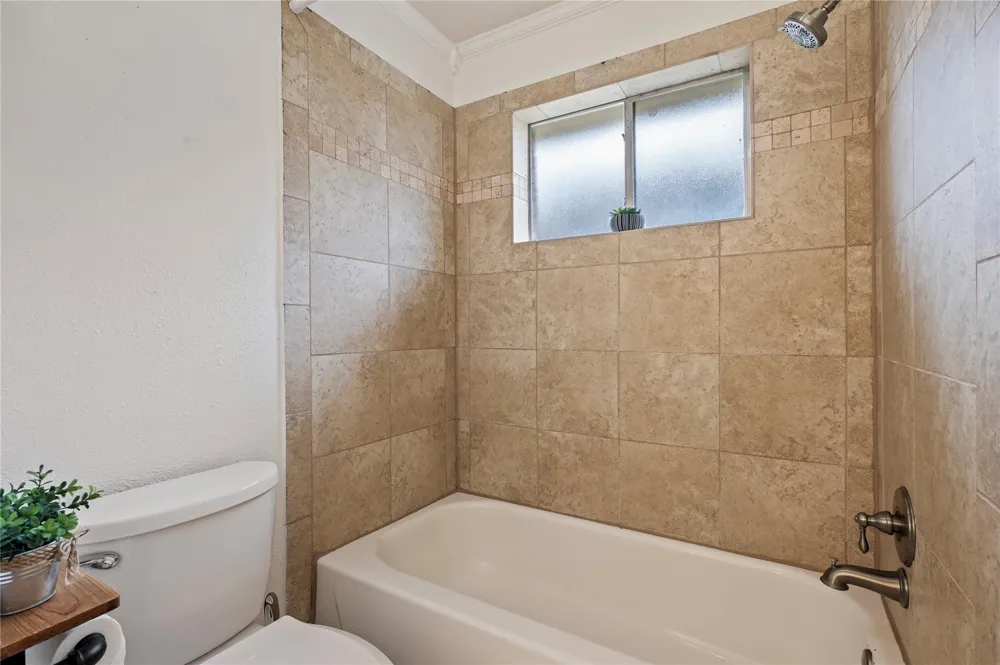 2506 Bisontine Street Friendswood, TX 77546