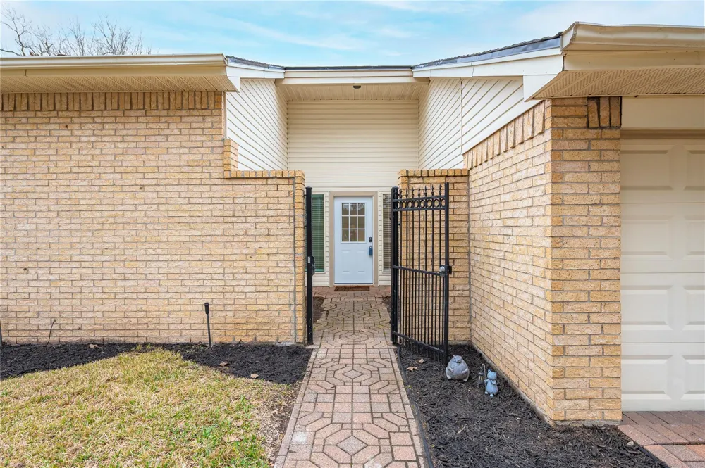 2506 Bisontine Street Friendswood, TX 77546