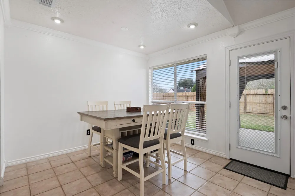 2506 Bisontine Street Friendswood, TX 77546