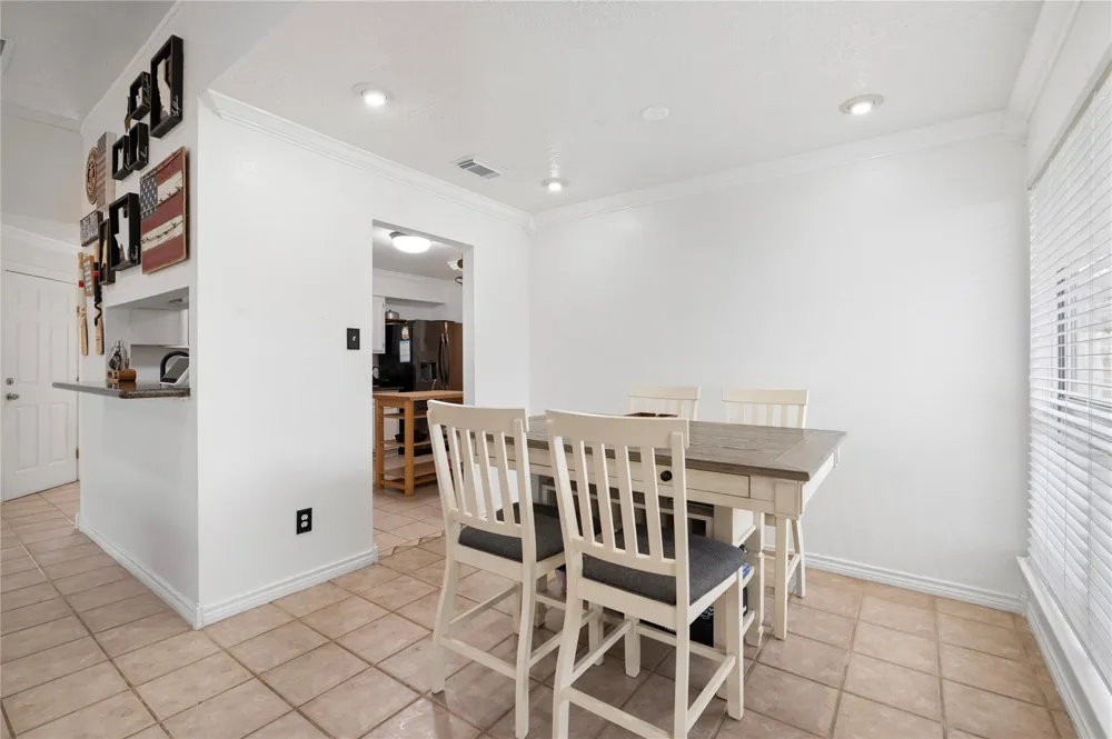 2506 Bisontine Street Friendswood, TX 77546