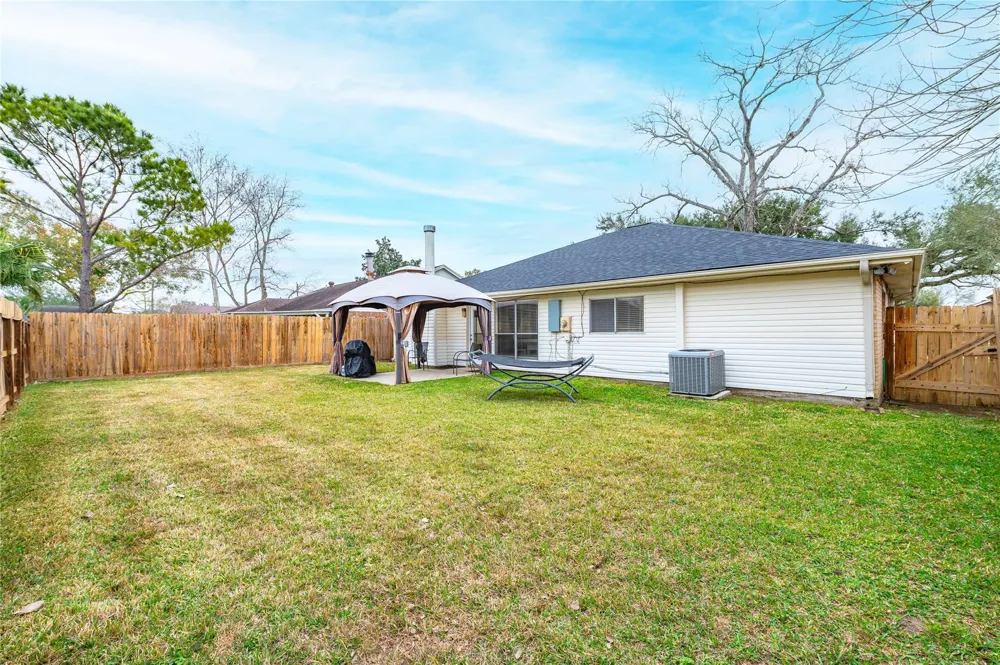 2506 Bisontine Street Friendswood, TX 77546