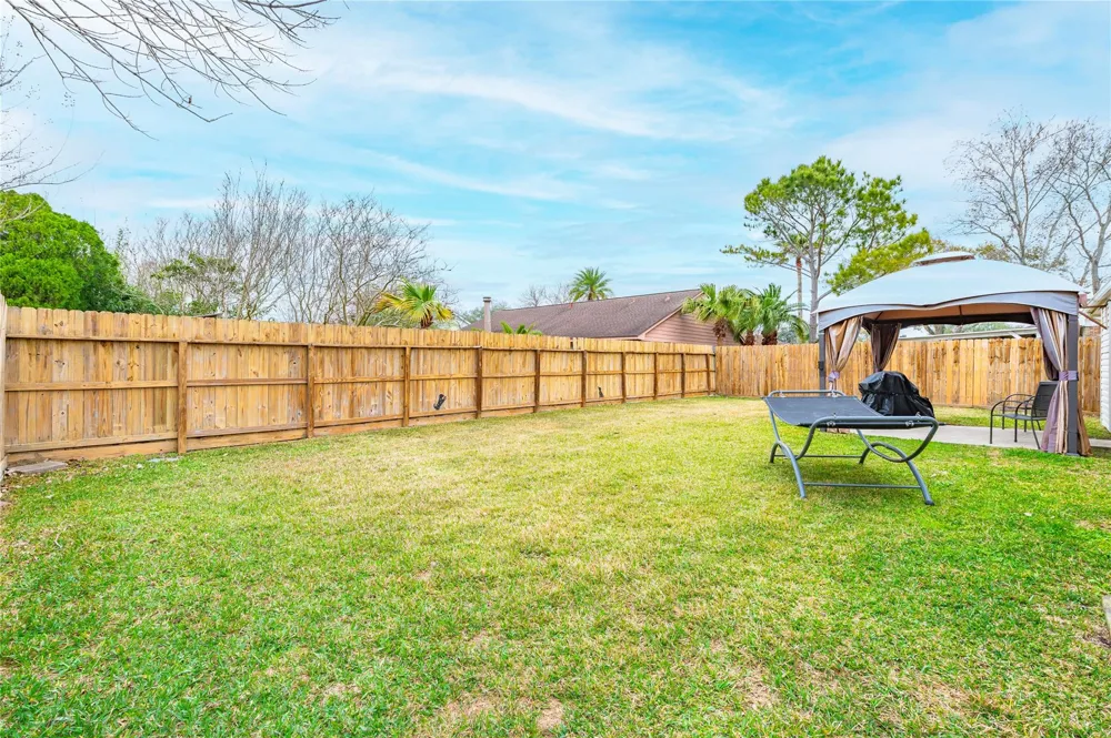2506 Bisontine Street Friendswood, TX 77546