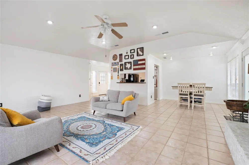 2506 Bisontine Street Friendswood, TX 77546
