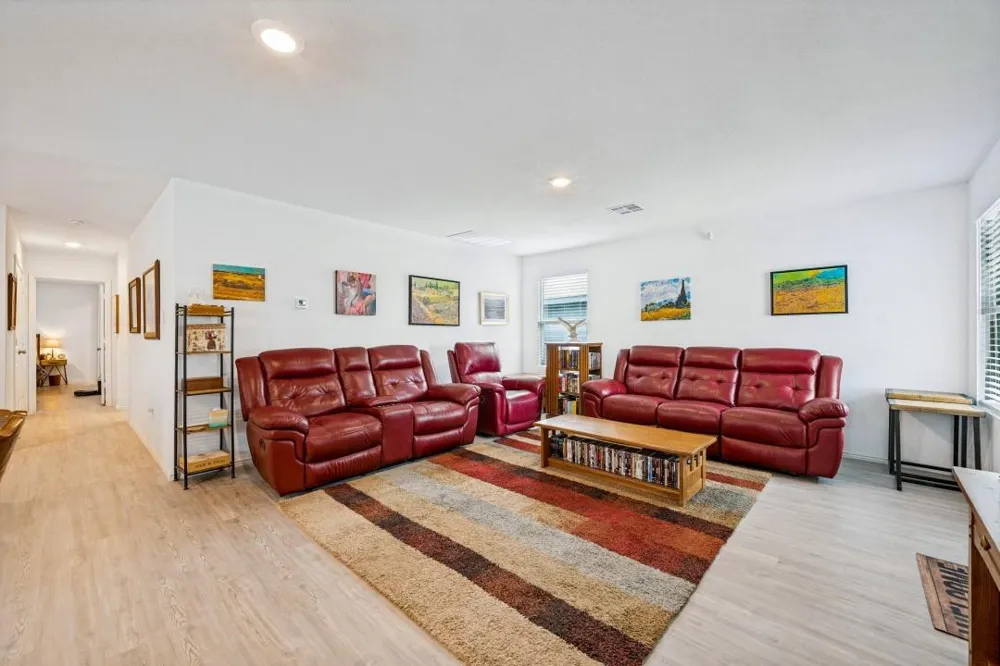 410 De Herrera San Antonio, TX 78220
