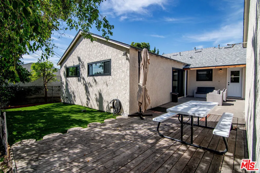 414 University Avenue Burbank, CA 91504
