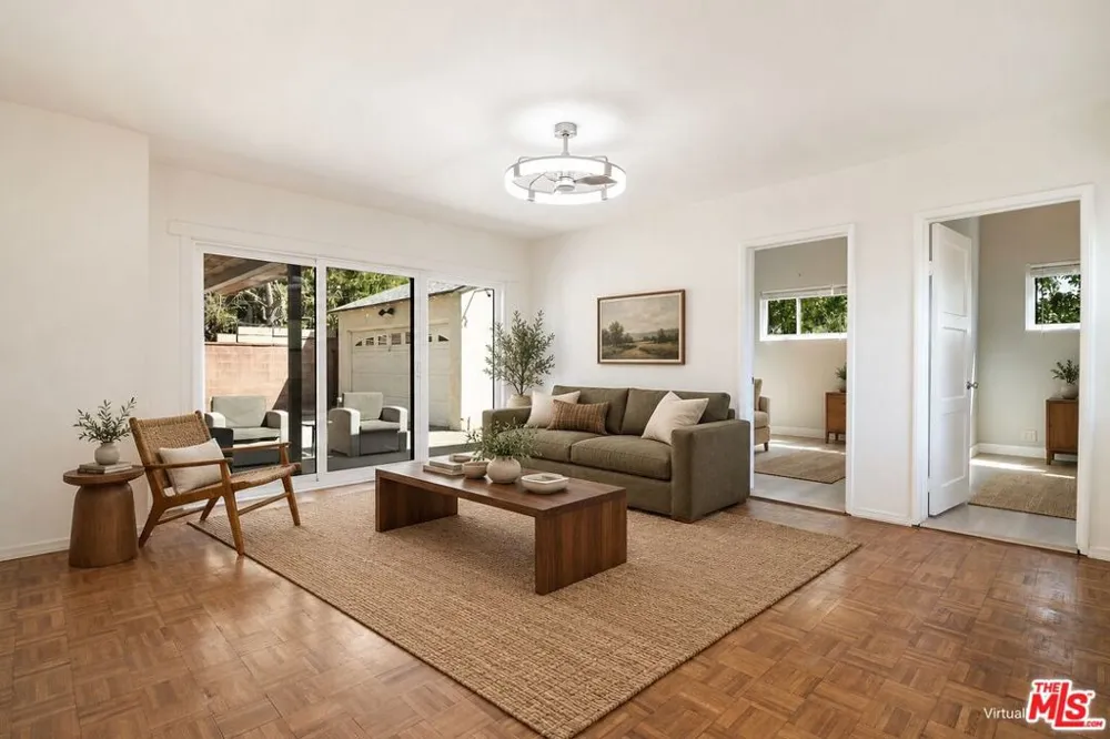 414 University Avenue Burbank, CA 91504