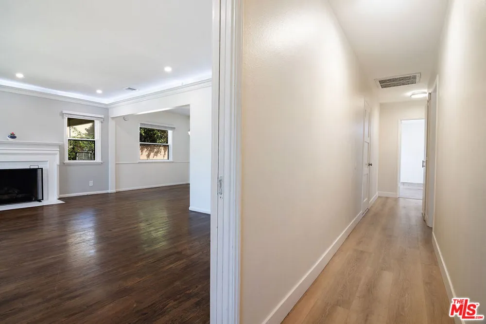 414 University Avenue Burbank, CA 91504