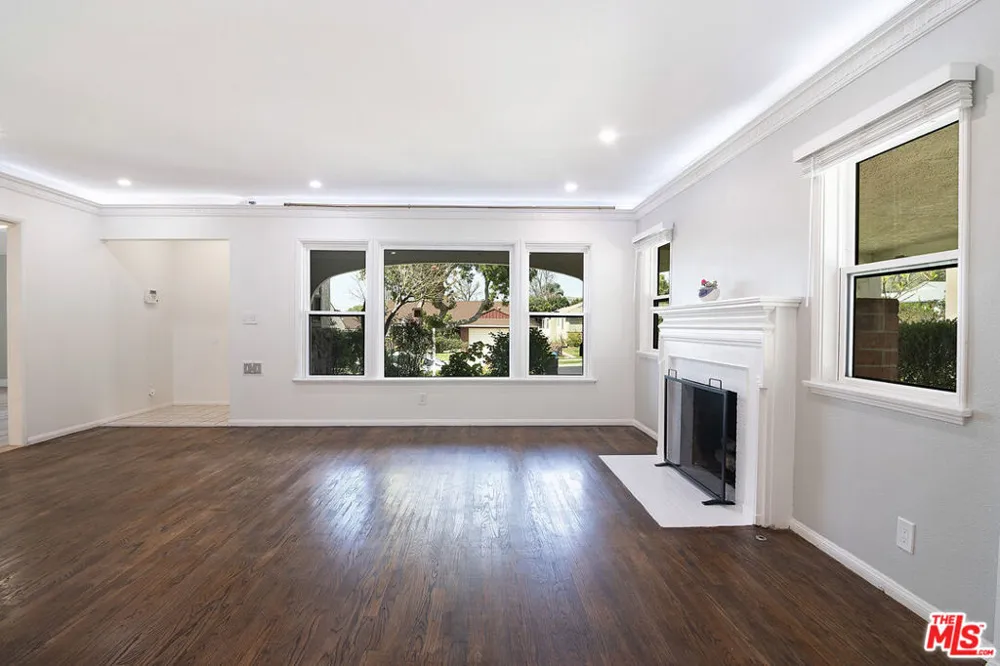 414 University Avenue Burbank, CA 91504