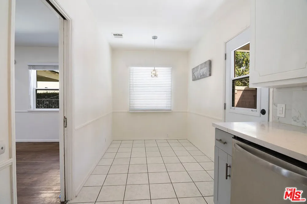 414 University Avenue Burbank, CA 91504