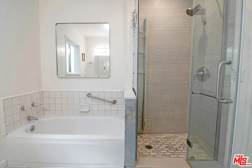 414 University Avenue Burbank, CA 91504