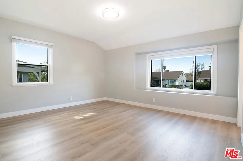 414 University Avenue Burbank, CA 91504