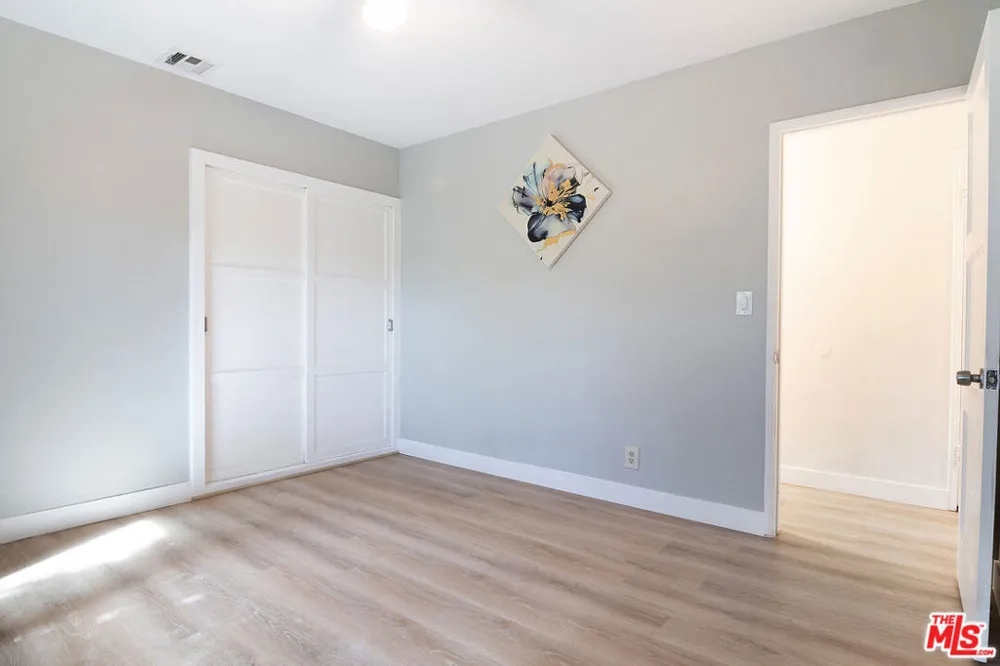 414 University Avenue Burbank, CA 91504