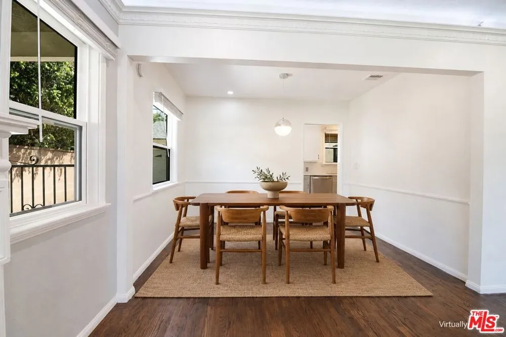 414 University Avenue Burbank, CA 91504