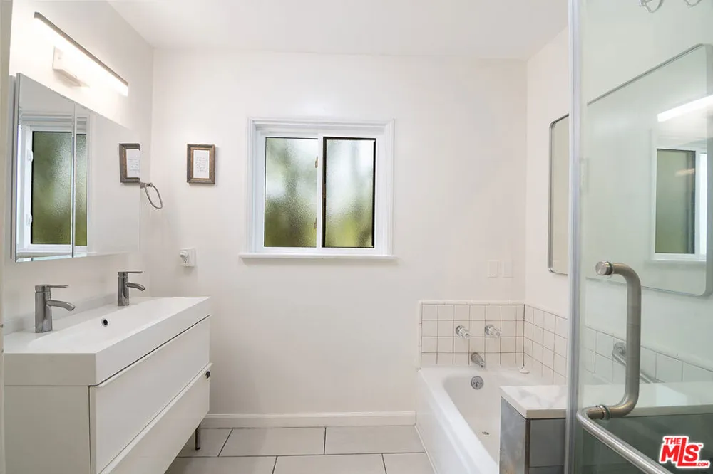 414 University Avenue Burbank, CA 91504