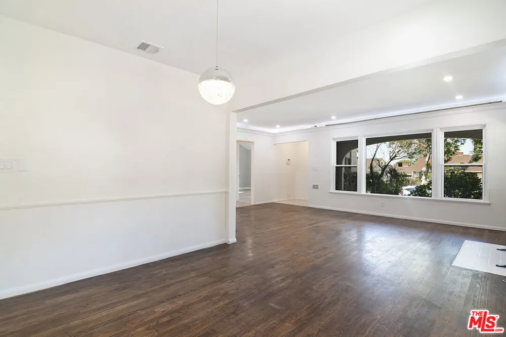 414 University Avenue Burbank, CA 91504