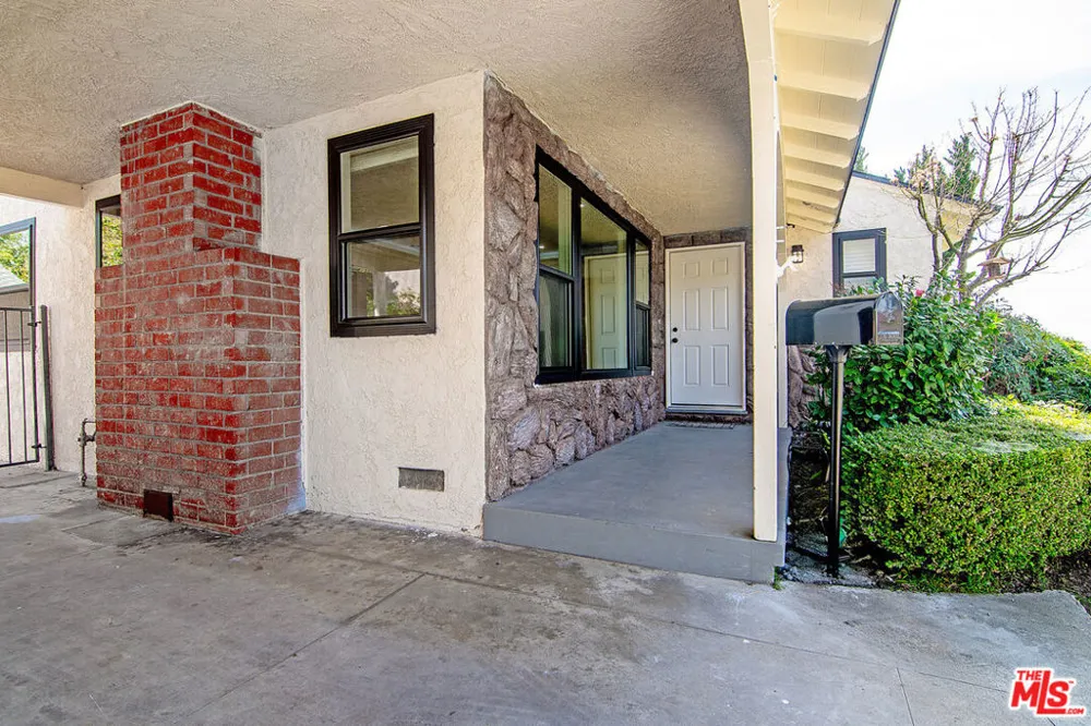 414 University Avenue Burbank, CA 91504