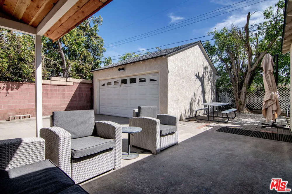 414 University Avenue Burbank, CA 91504
