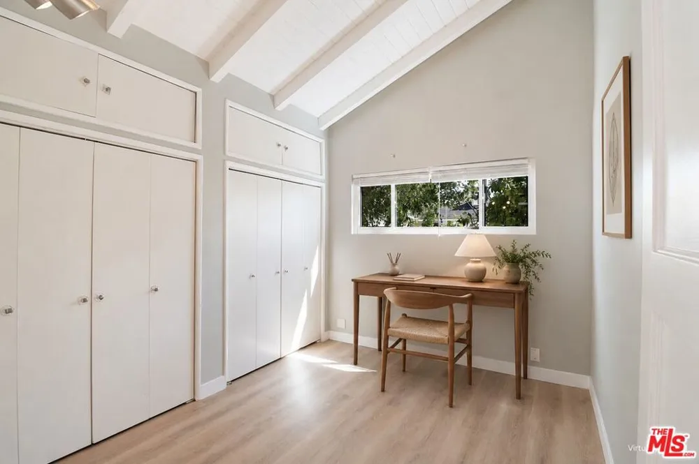 414 University Avenue Burbank, CA 91504