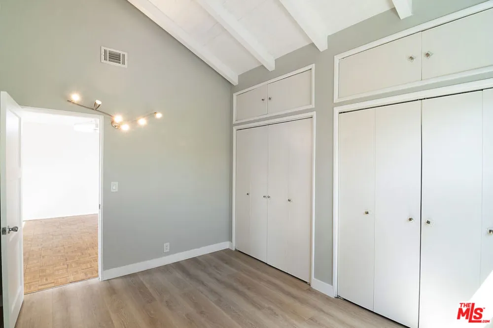 414 University Avenue Burbank, CA 91504