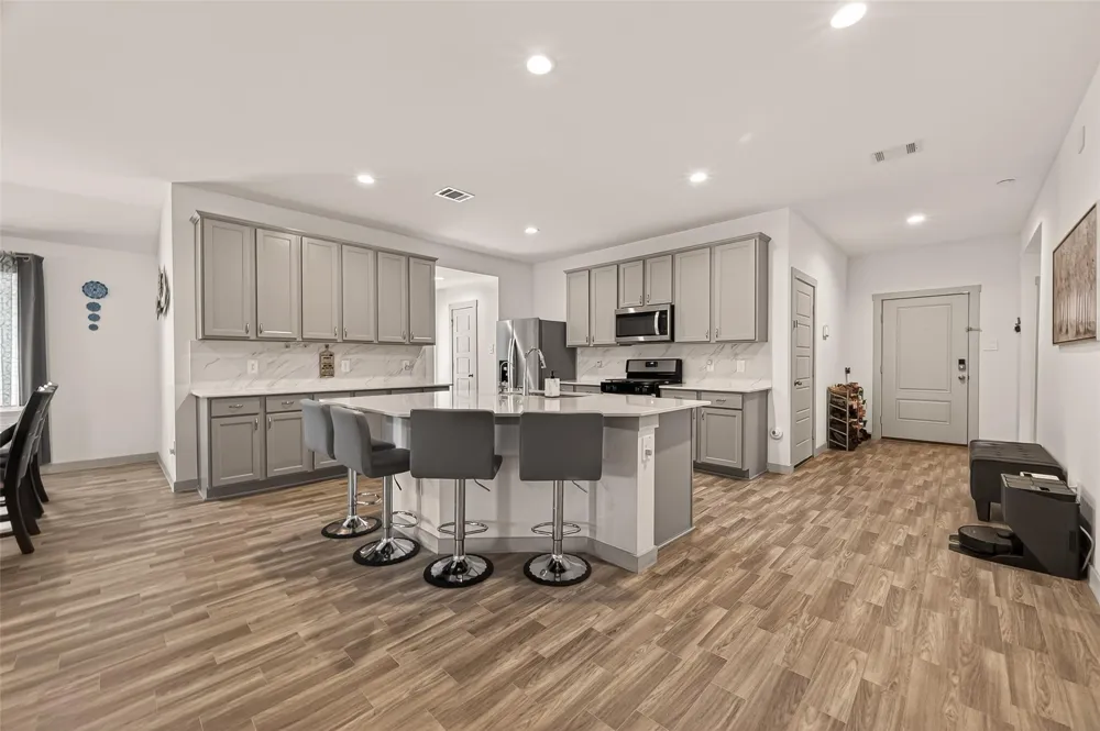 707 Silver Kettle Drive Rosharon, TX 77583