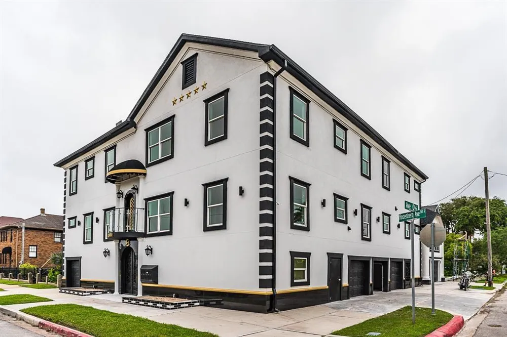 1801 Rosenberg Street #202 Galveston, TX 77550