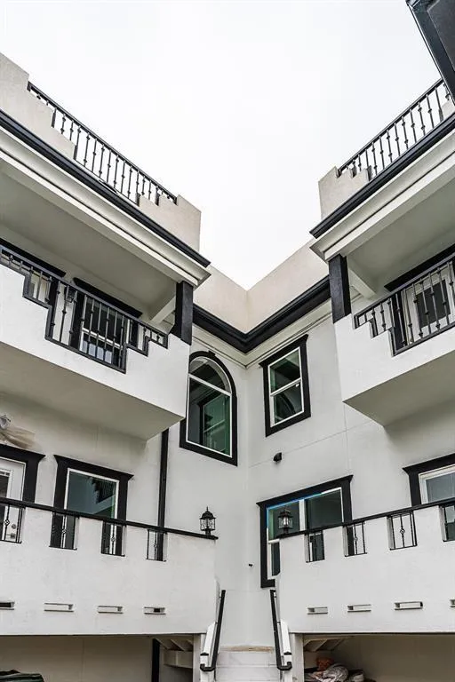 1801 Rosenberg Street #202 Galveston, TX 77550