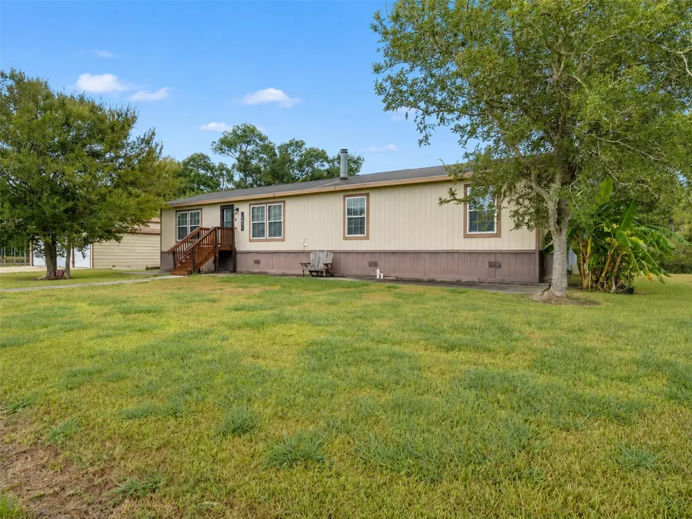 52 County Road 302 Alvin, TX 77511