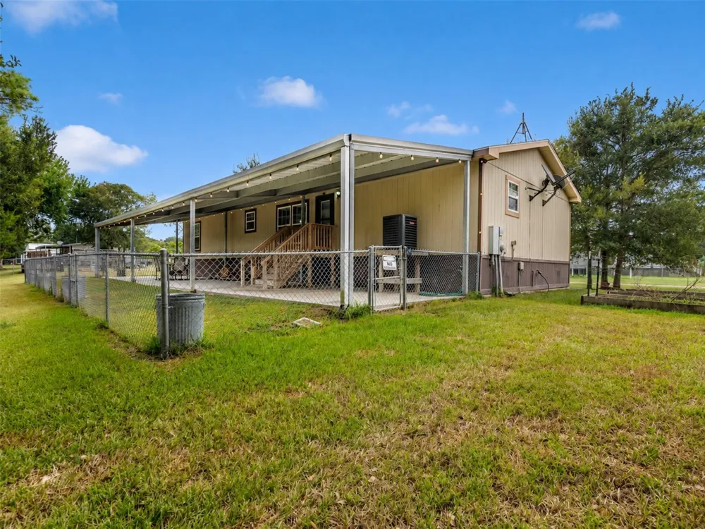 52 County Road 302 Alvin, TX 77511