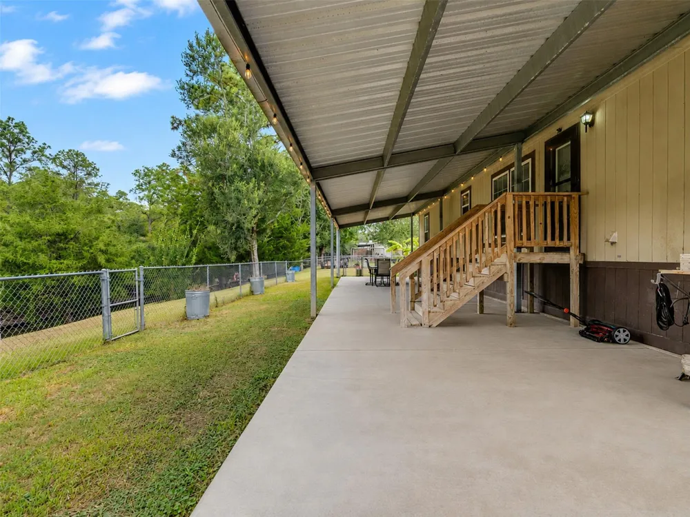 52 County Road 302 Alvin, TX 77511