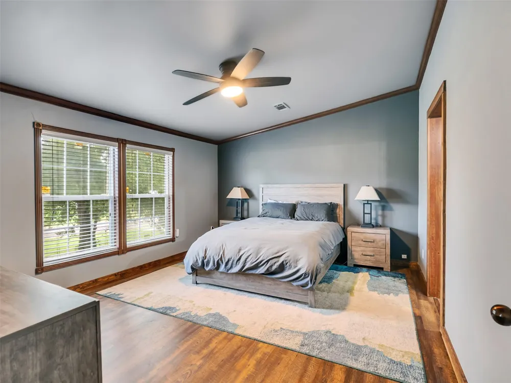 52 County Road 302 Alvin, TX 77511