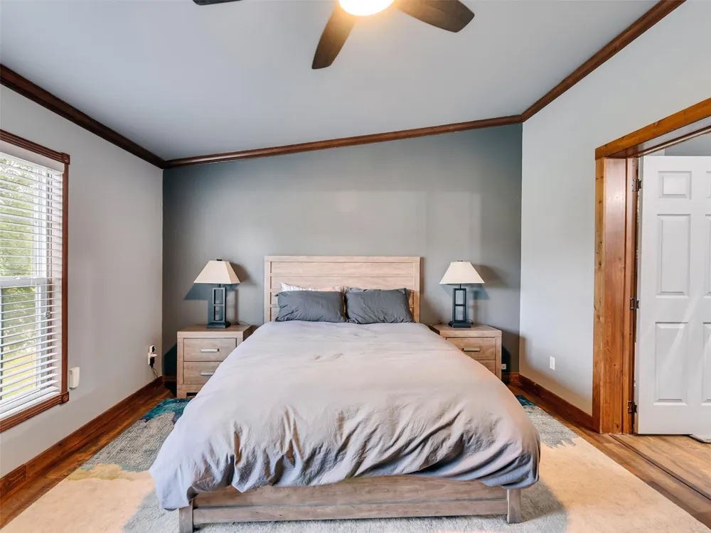 52 County Road 302 Alvin, TX 77511