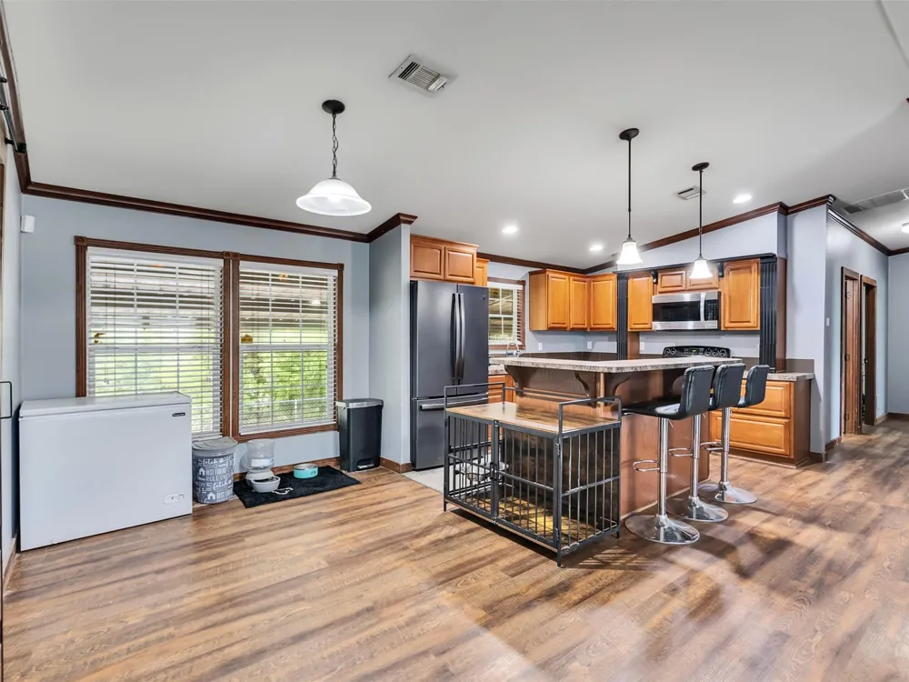 52 County Road 302 Alvin, TX 77511
