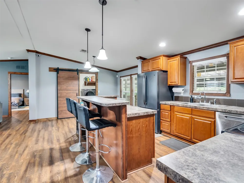 52 County Road 302 Alvin, TX 77511