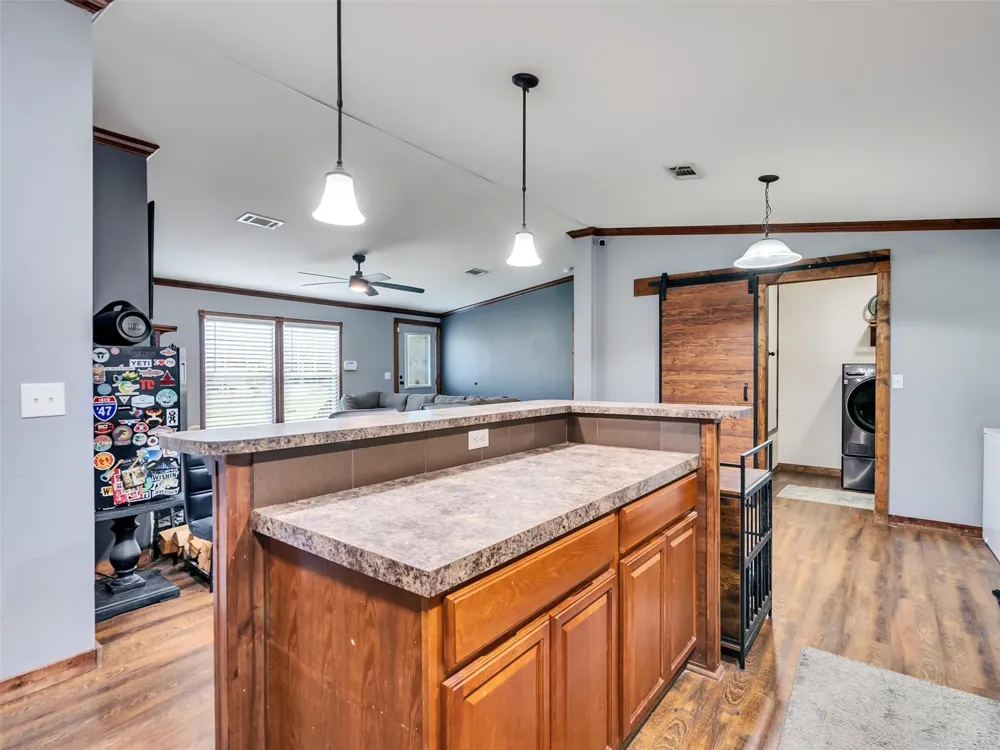 52 County Road 302 Alvin, TX 77511