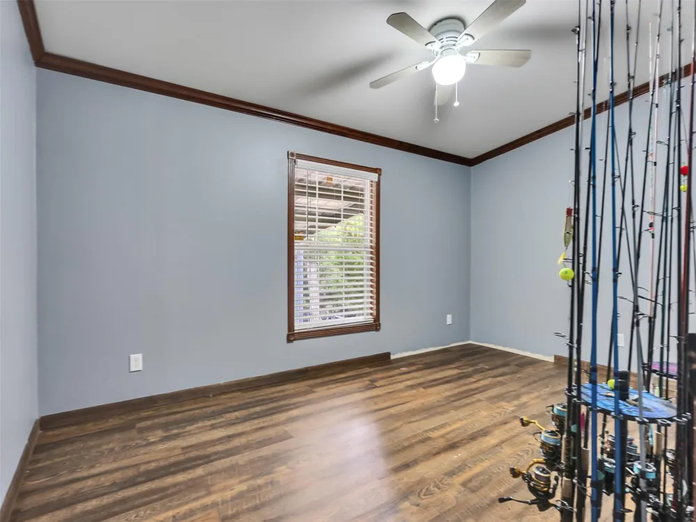52 County Road 302 Alvin, TX 77511