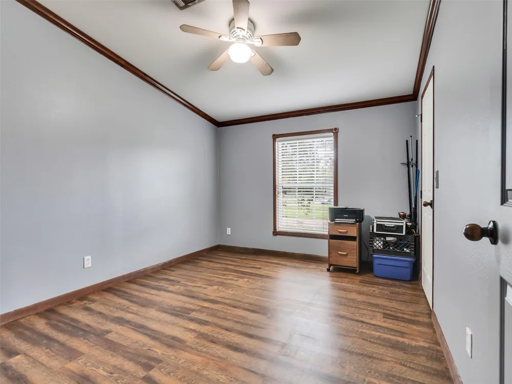 52 County Road 302 Alvin, TX 77511