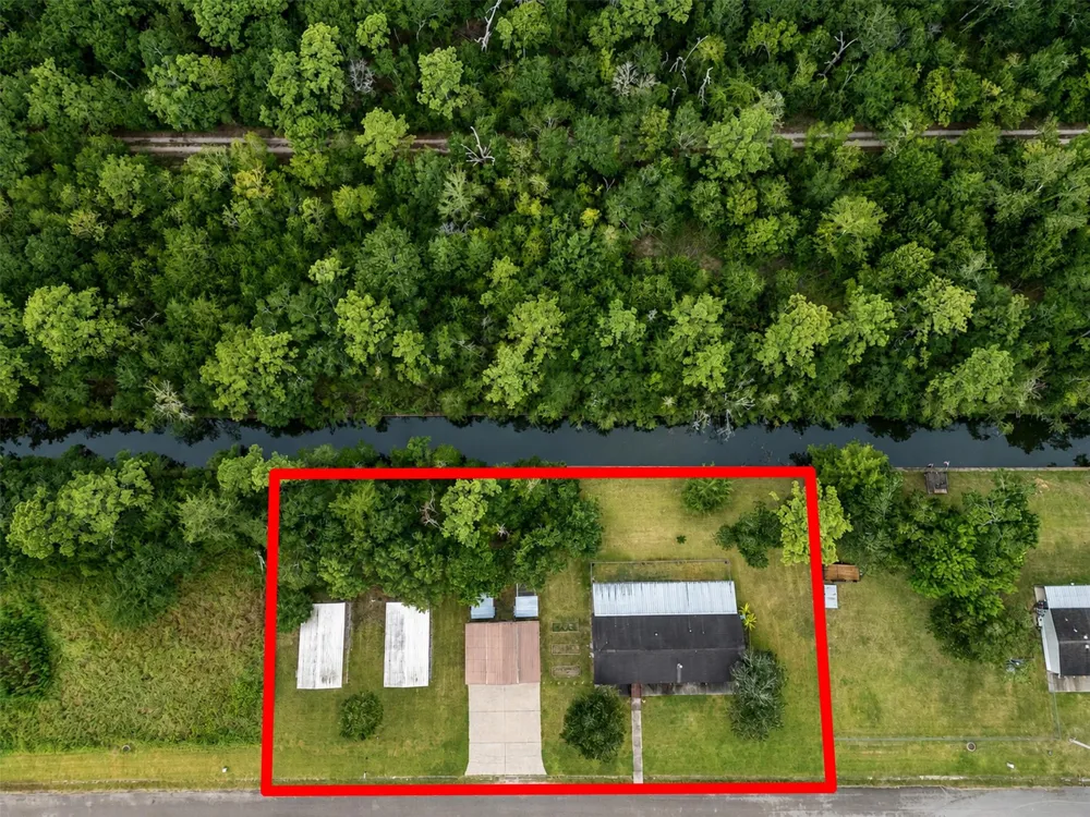 52 County Road 302 Alvin, TX 77511