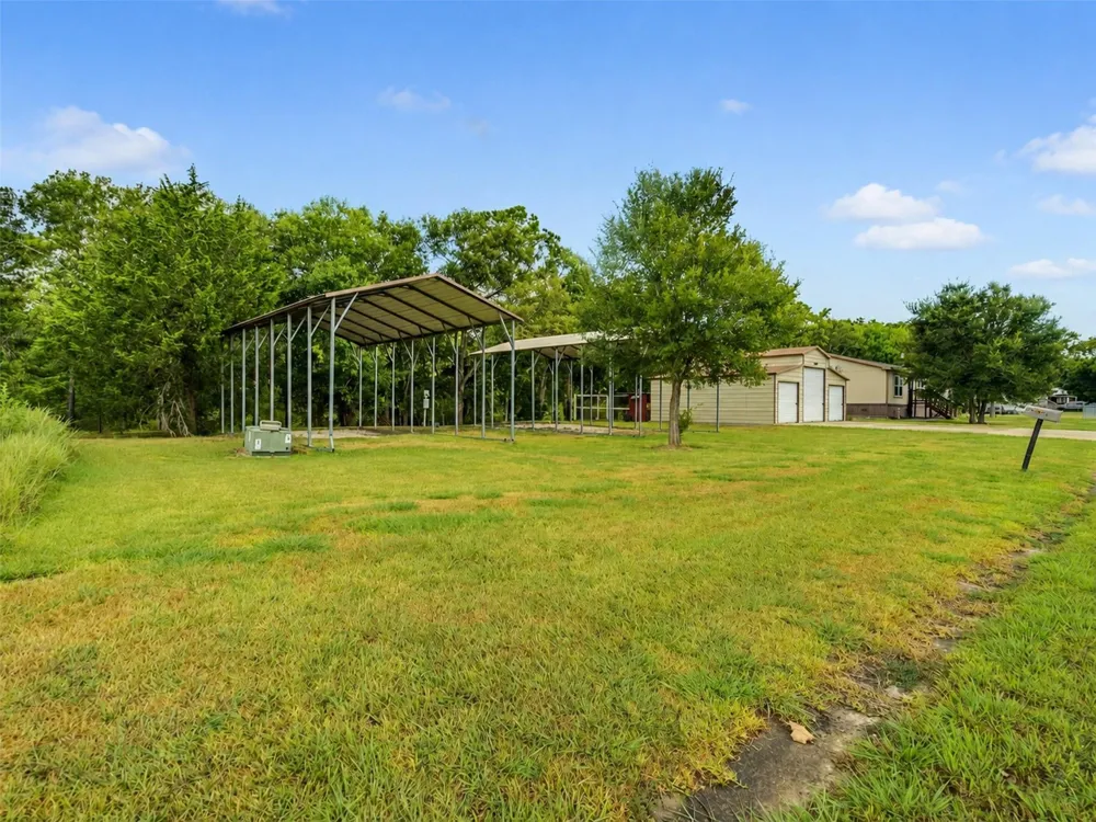 52 County Road 302 Alvin, TX 77511
