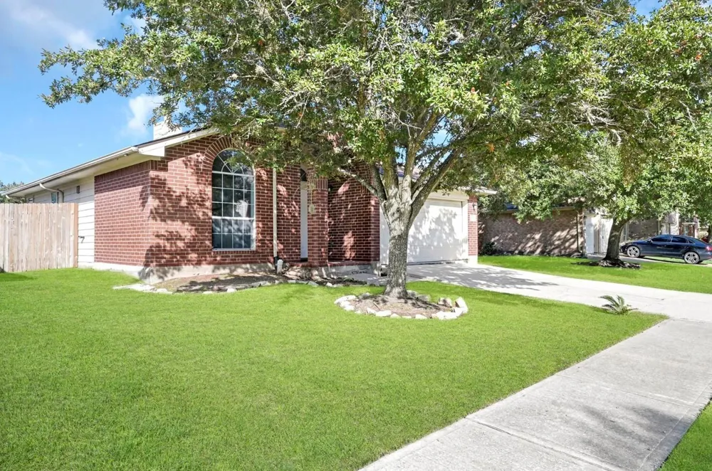 4018 Floral Way Court Fresno, TX 77545