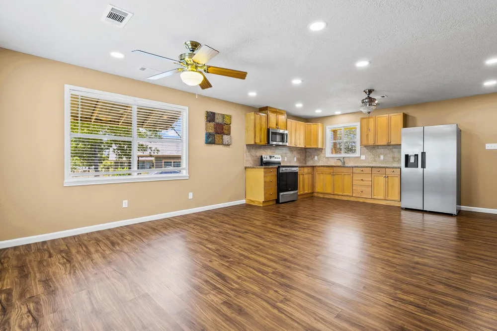 330 Pine Brook Dr Livingston, TX 77351