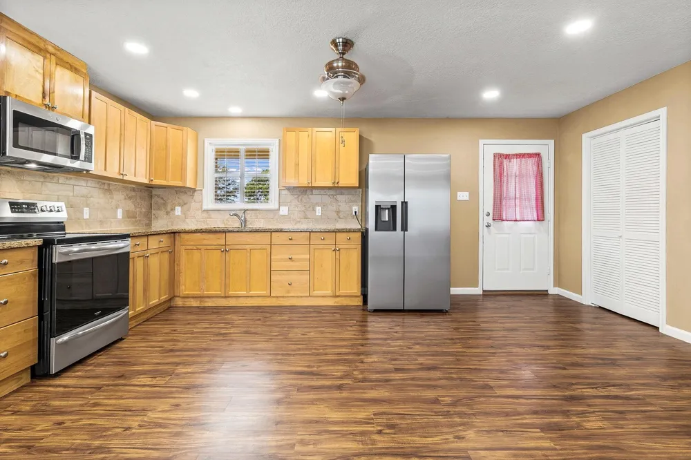 330 Pine Brook Dr Livingston, TX 77351